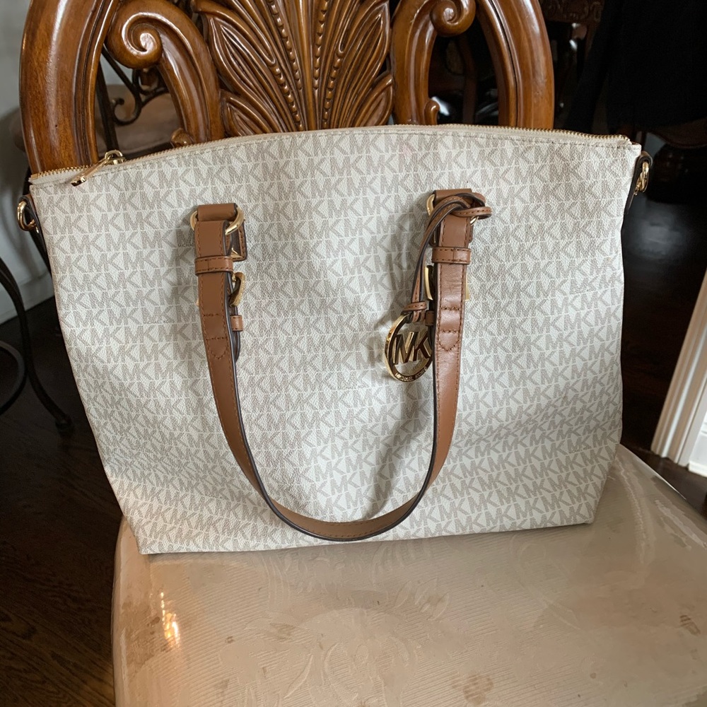 Woman’s handbag